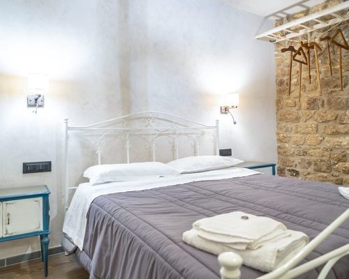 Cuturissi_ragusa_ibla_camera_don_peppino